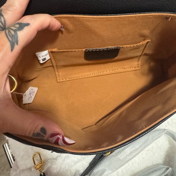 Source Unknown Black Embossed Bag with Gold Chain - Picture 3 of 3